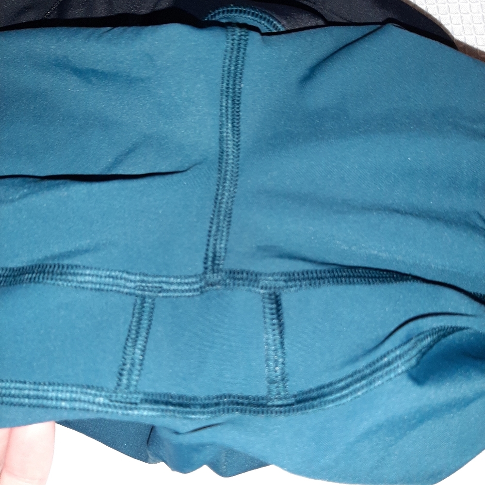 Lululemon Run the Day Submarine Capri Pants Sz 4 - Picture 6 of 11